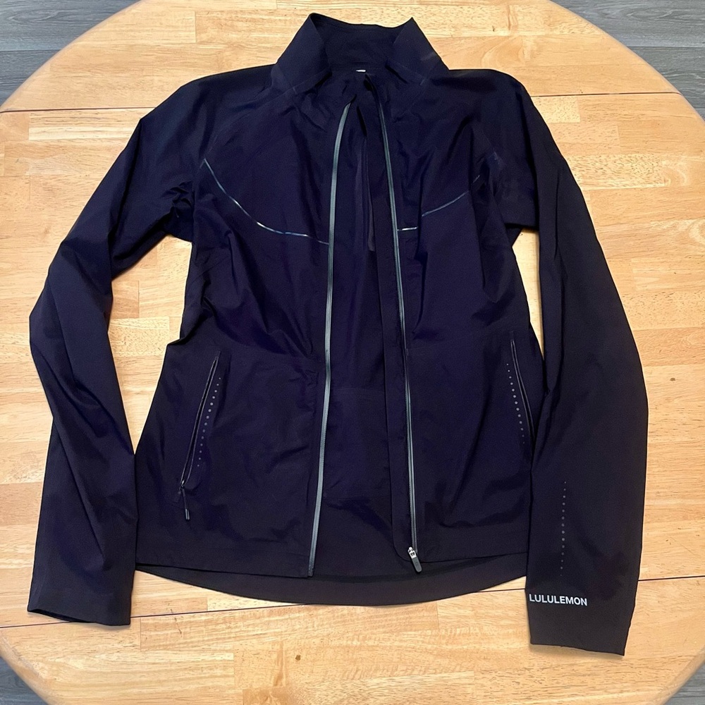 Lululemon Fast and Free Black windbreaker size 8